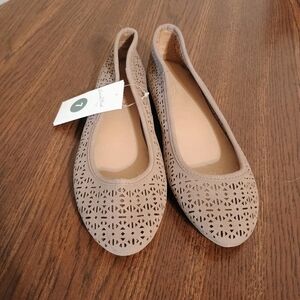 Women's Universal Thread Flats New!
